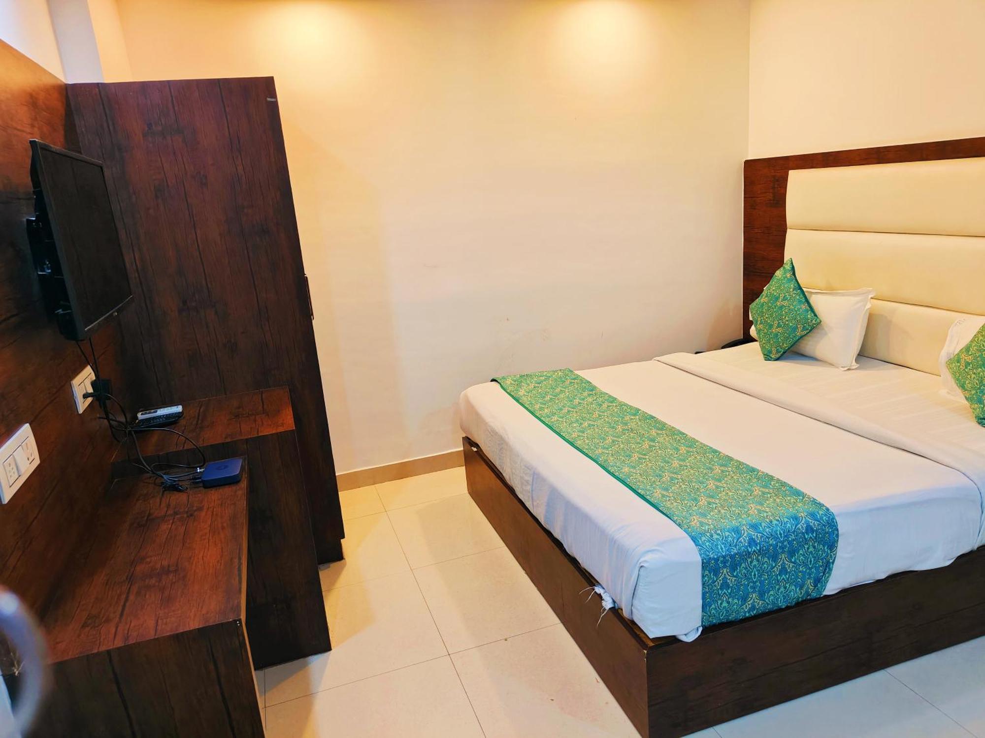 Tela Plaza Near Igi Airport Delhi 4* New Delhi