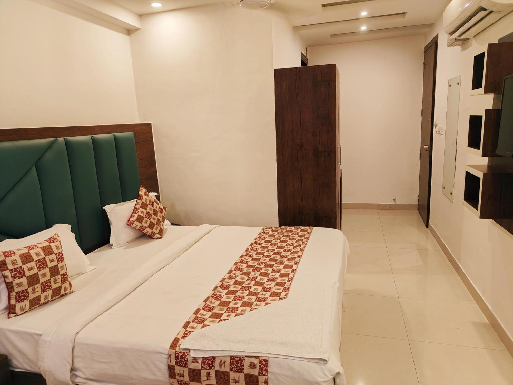 Tela Plaza Near Igi Airport Delhi Hotel New Delhi